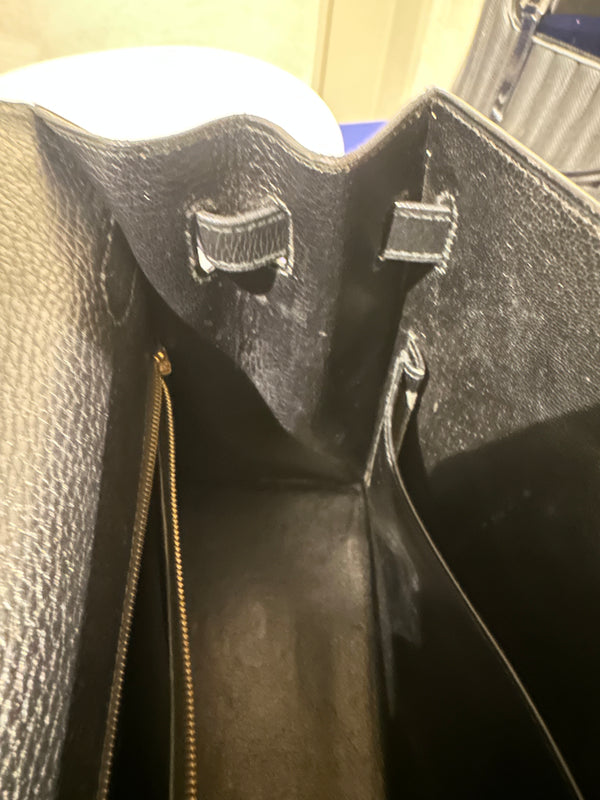 Hermès Kelly 32 Handbag Black Top Handle Vintage Clochette Lock Black leather Gold Hardware Very Good Condition Iconic