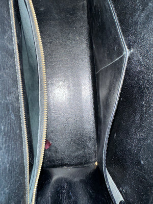 Hermès Kelly 32 Handbag Black Top Handle Vintage Clochette Lock Black leather Gold Hardware Very Good Condition Iconic