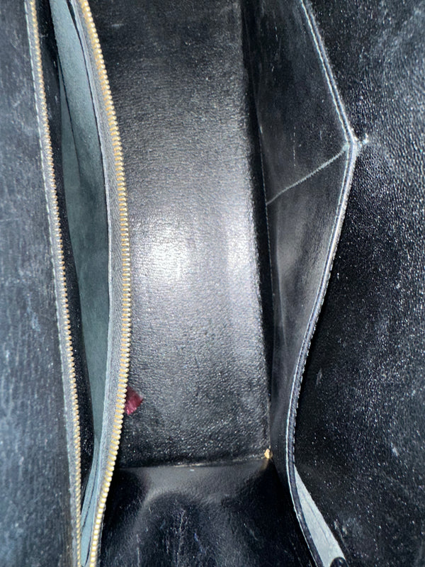 Hermès Kelly 32 Handbag Black Top Handle Vintage Clochette Lock Black leather Gold Hardware Very Good Condition Iconic