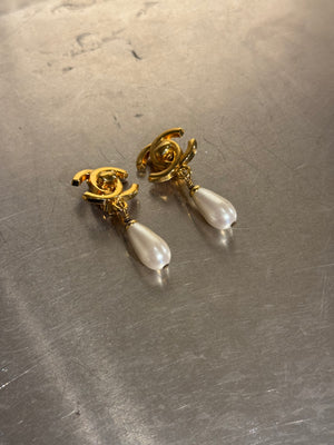Chanel Vintage CC Logo Faux Pearl Drop Earrings Gold Tone Clip On Rare Costume Jewellery