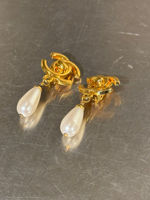 Chanel Vintage CC Logo Faux Pearl Drop Earrings Gold Tone Clip On Rare Costume Jewellery
