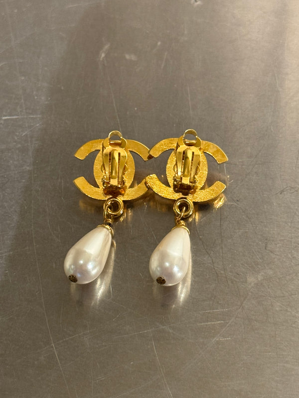 Chanel Vintage CC Logo Faux Pearl Drop Earrings Gold Tone Clip On Rare Costume Jewellery