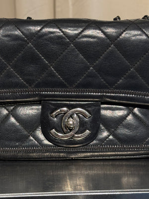 Chanel Black Quilted Leather Flap Shoulder Bag CC Turnlock Chain Strap Entrupy Certificate No Serial Sticker
