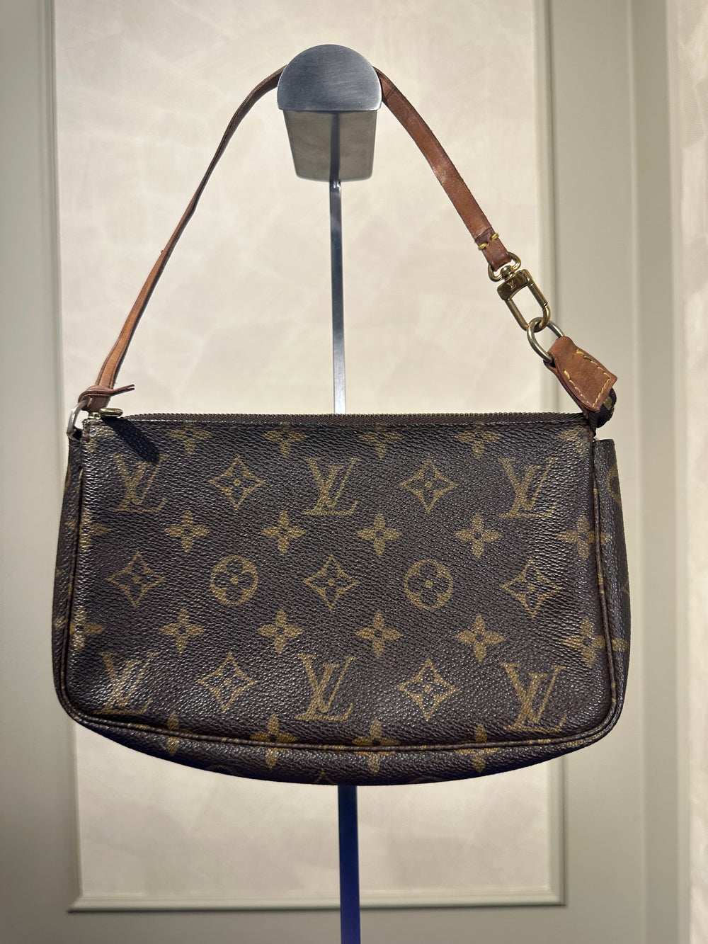 Louis Vuitton Vintage Pochette Accessoires Shoulder Bag Leather Monogram Iconic Classic LV Brown