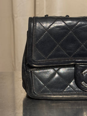 Chanel Black Quilted Leather Flap Shoulder Bag CC Turnlock Chain Strap Entrupy Certificate No Serial Sticker