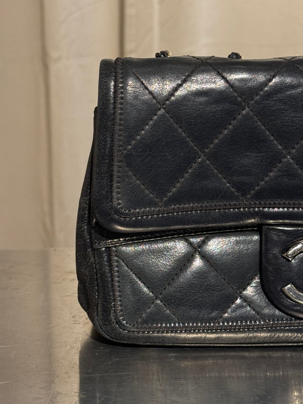 Chanel Black Quilted Leather Flap Shoulder Bag CC Turnlock Chain Strap Entrupy Certificate No Serial Sticker