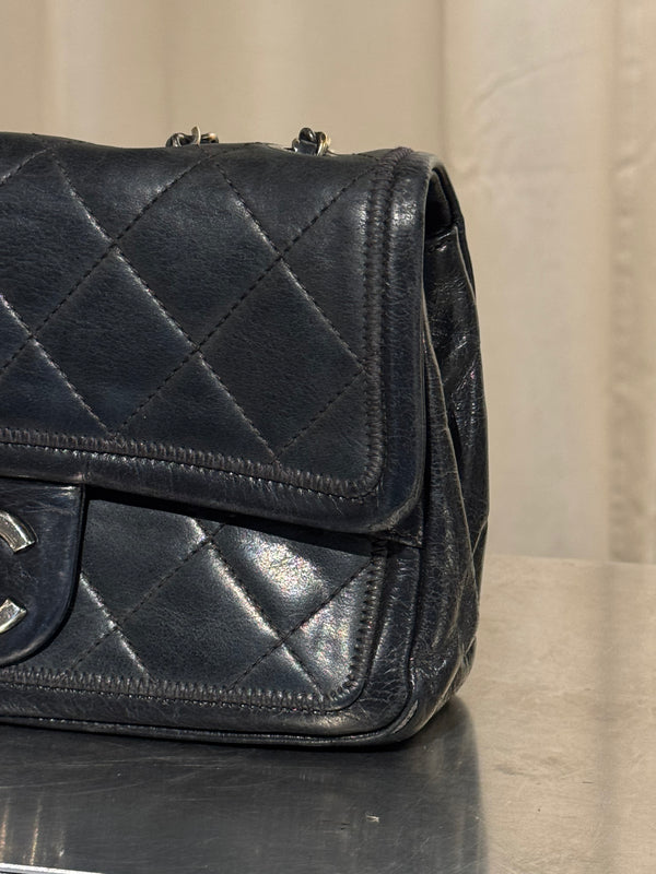Chanel Black Quilted Leather Flap Shoulder Bag CC Turnlock Chain Strap Entrupy Certificate No Serial Sticker