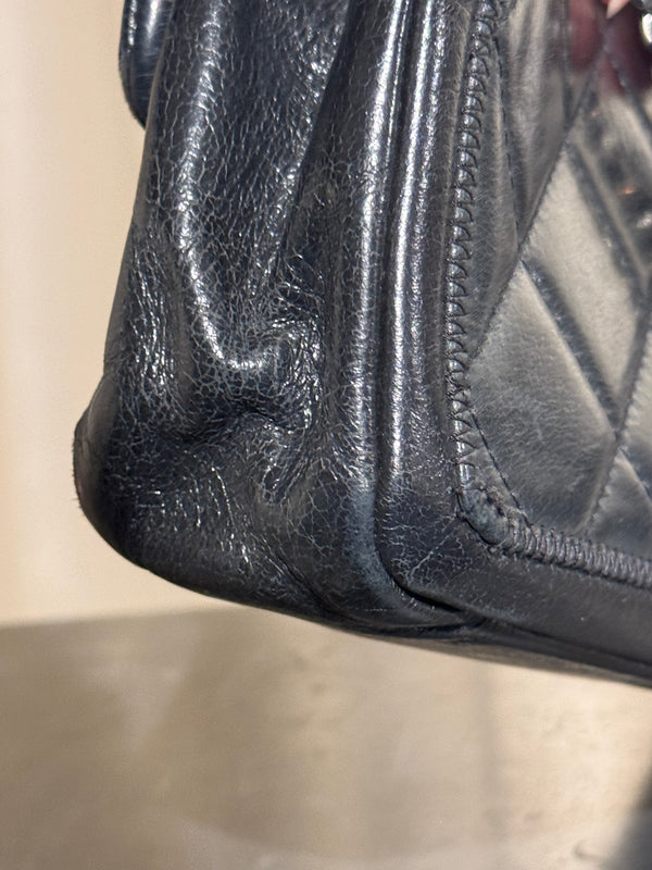 Chanel Black Quilted Leather Flap Shoulder Bag CC Turnlock Chain Strap Entrupy Certificate No Serial Sticker