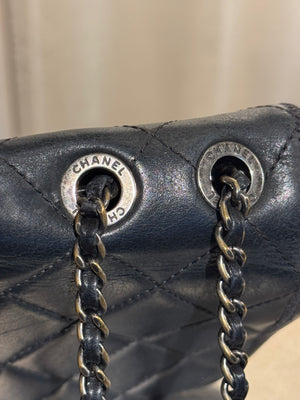 Chanel Black Quilted Leather Flap Shoulder Bag CC Turnlock Chain Strap Entrupy Certificate No Serial Sticker