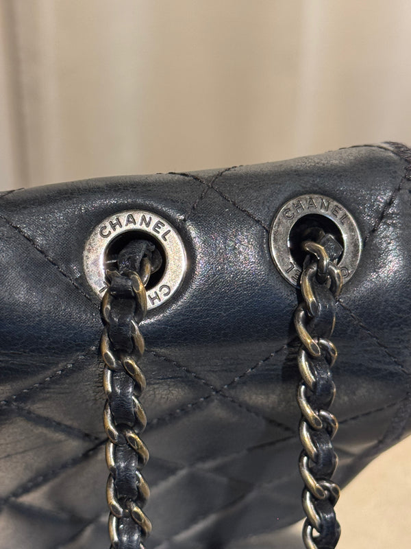 Chanel Black Quilted Leather Flap Shoulder Bag CC Turnlock Chain Strap Entrupy Certificate No Serial Sticker