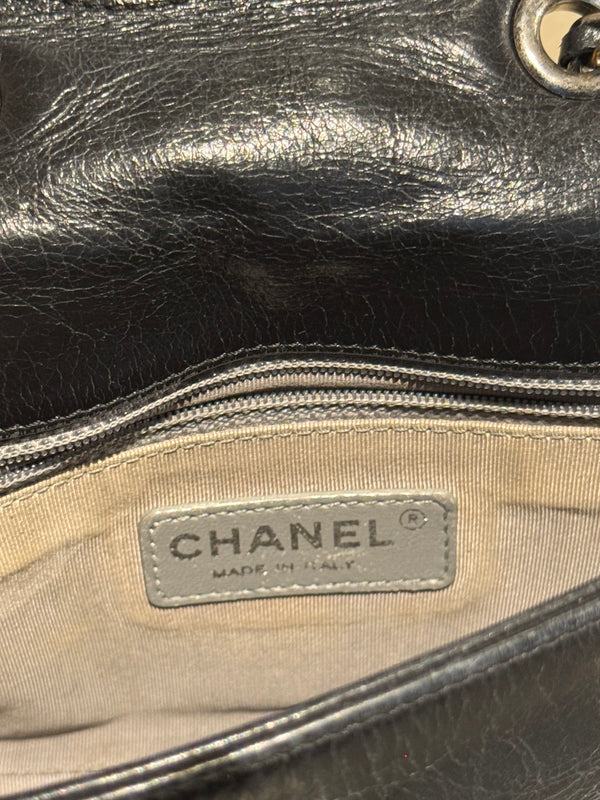 Chanel Black Quilted Leather Flap Shoulder Bag CC Turnlock Chain Strap Entrupy Certificate No Serial Sticker