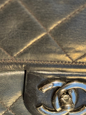 Chanel Black Quilted Leather Flap Shoulder Bag CC Turnlock Chain Strap Entrupy Certificate No Serial Sticker
