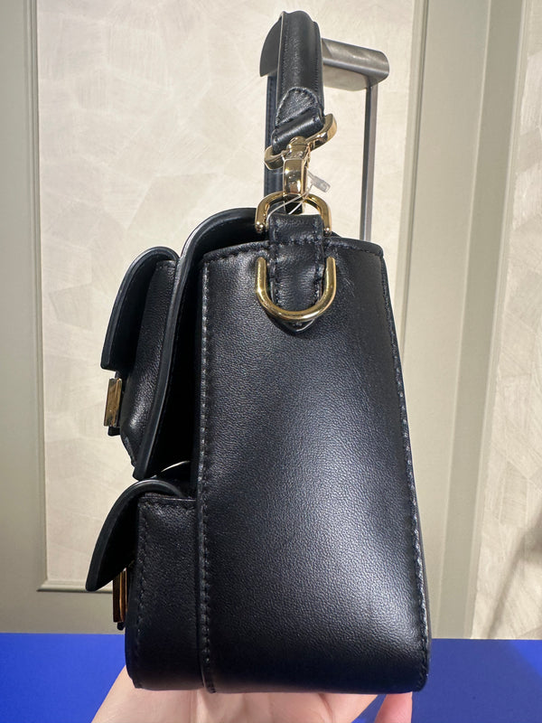 Fendi Baguette Multipocket Shoulder Bag Autum-Winter 2023/24 Black Leather Classic FF Gold Hardware