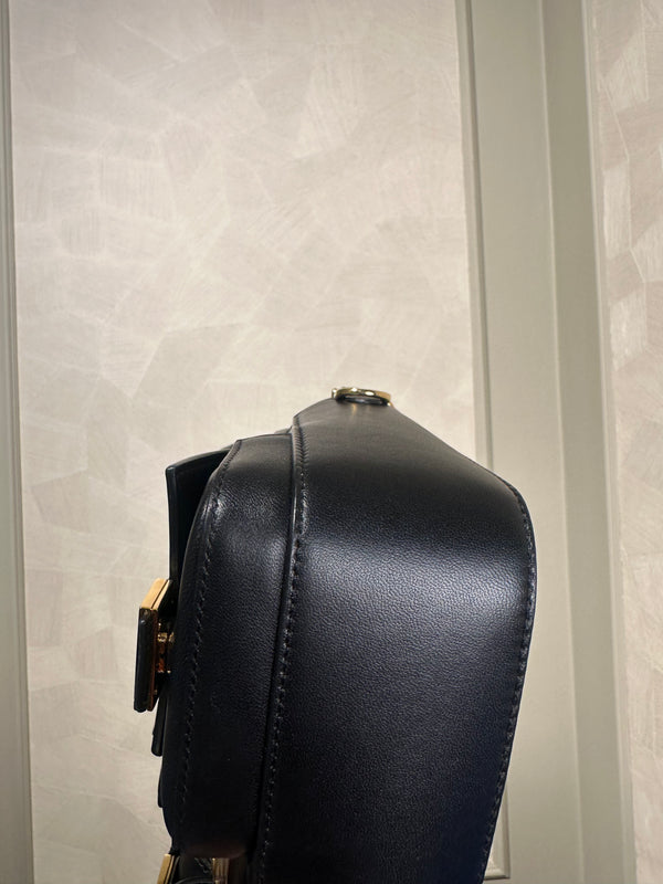 Fendi Baguette Multipocket Shoulder Bag Autum-Winter 2023/24 Black Leather Classic FF Gold Hardware