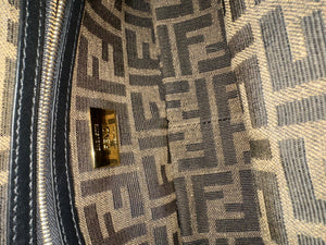 Fendi Baguette Multipocket Shoulder Bag Autum-Winter 2023/24 Black Leather Classic FF Gold Hardware