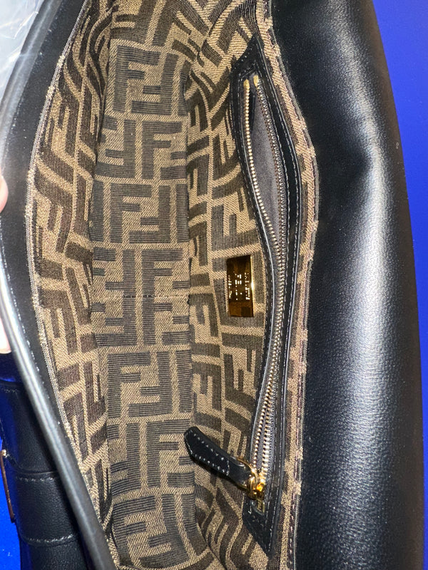 Fendi Baguette Multipocket Shoulder Bag Autum-Winter 2023/24 Black Leather Classic FF Gold Hardware