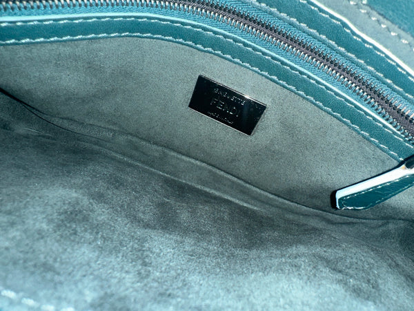 Fendi Baguette Wave detail Shoulder Bag Autum-Winter 2024 Green Khaki Leather Classic FF Monochrome green Hardware