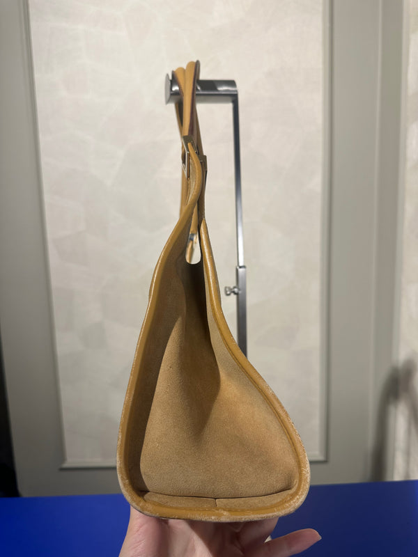 Gucci Jackie Beige Suede Shoulder Bag buckle detail monochrome vintage suede leather clasp detail chic 90s