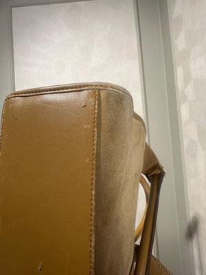 Gucci Jackie Beige Suede Shoulder Bag buckle detail monochrome vintage suede leather clasp detail chic 90s