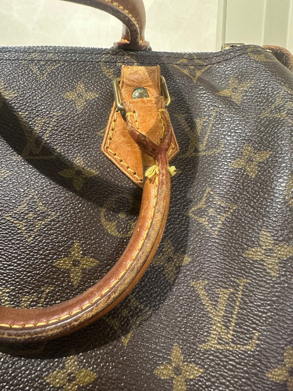 Louis Vuitton Speedy 25 Bag Vintage Monogram Classic Style Chic bowler bag brown leather handles good condition