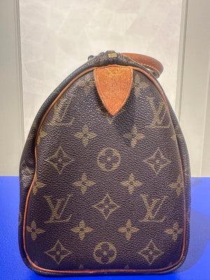 Louis Vuitton Speedy 25 Bag Vintage Monogram Classic Style Chic bowler bag brown leather handles good condition