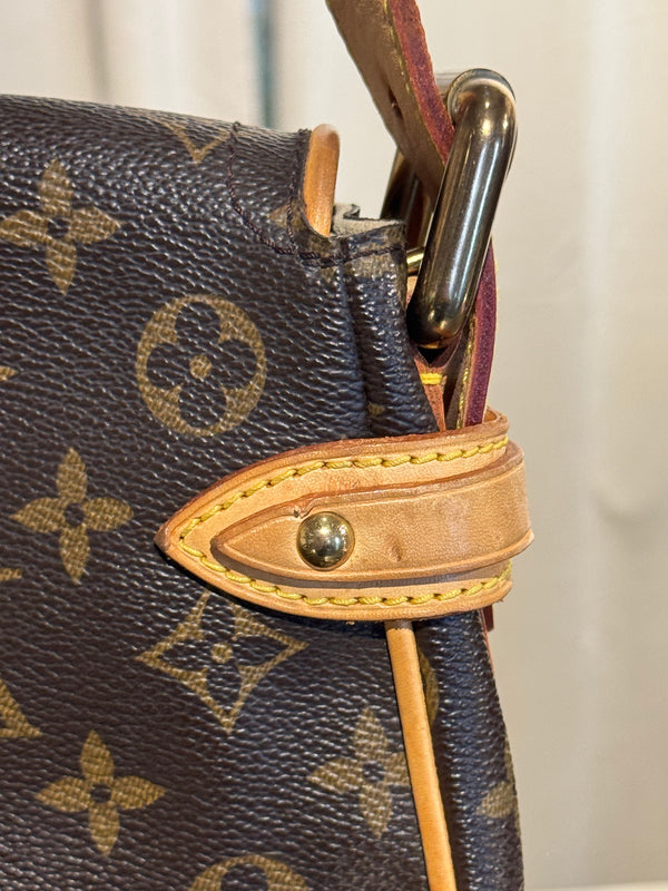 Louis Vuitton Vintage Monogram Canvas Hudson Bag Brown Leather Trim Gold Tone Hardware