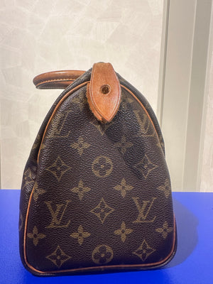 Louis Vuitton Speedy 25 Bag Vintage Monogram Classic Style Chic bowler bag brown leather handles good condition