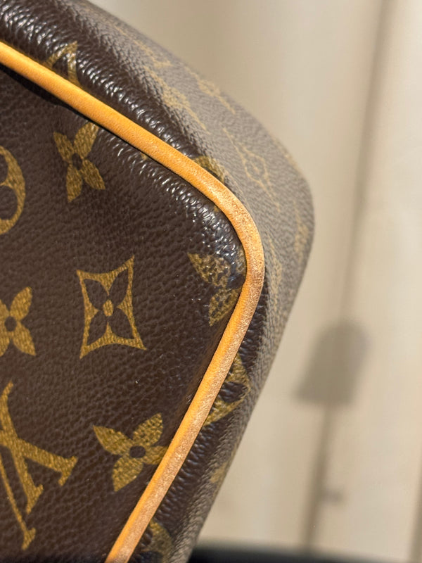 Louis Vuitton Vintage Monogram Canvas Hudson Bag Brown Leather Trim Gold Tone Hardware