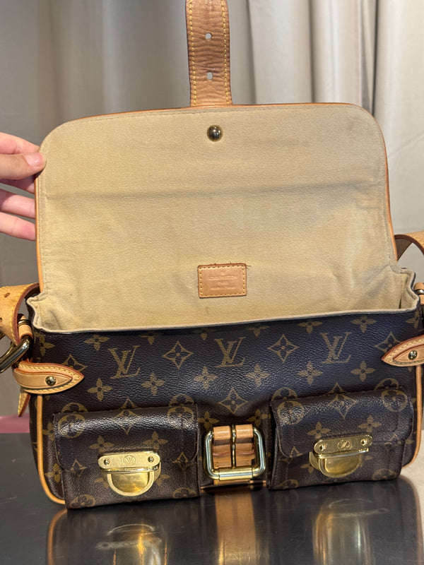 Louis Vuitton Vintage Monogram Canvas Hudson Bag Brown Leather Trim Gold Tone Hardware