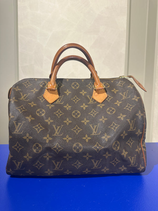Louis Vuitton Speedy 30 Bag Vintage Monogram Classic Style Chic bowler bag brown leather handles good condition