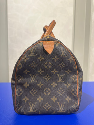 Louis Vuitton Speedy 30 Bag Vintage Monogram Classic Style Chic bowler bag brown leather handles good condition