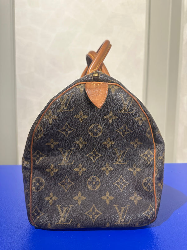 Louis Vuitton Speedy 30 Bag Vintage Monogram Classic Style Chic bowler bag brown leather handles good condition