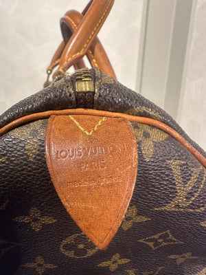 Louis Vuitton Speedy 30 Bag Vintage Monogram Classic Style Chic bowler bag brown leather handles good condition