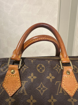 Louis Vuitton Speedy 30 Bag Vintage Monogram Classic Style Chic bowler bag brown leather handles good condition