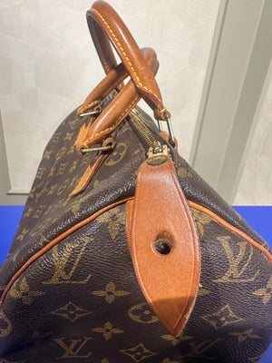 Louis Vuitton Speedy 30 Bag Vintage Monogram Classic Style Chic bowler bag brown leather handles good condition