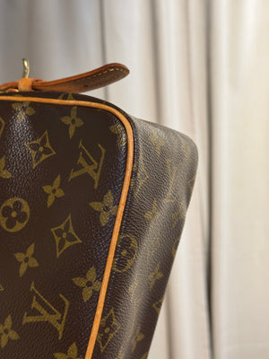 Louis Vuitton Vintage Monogram Canvas Viva Cite MM Shoulder Bag Vachetta Leather Strap Gold Hardware Flap Pockets