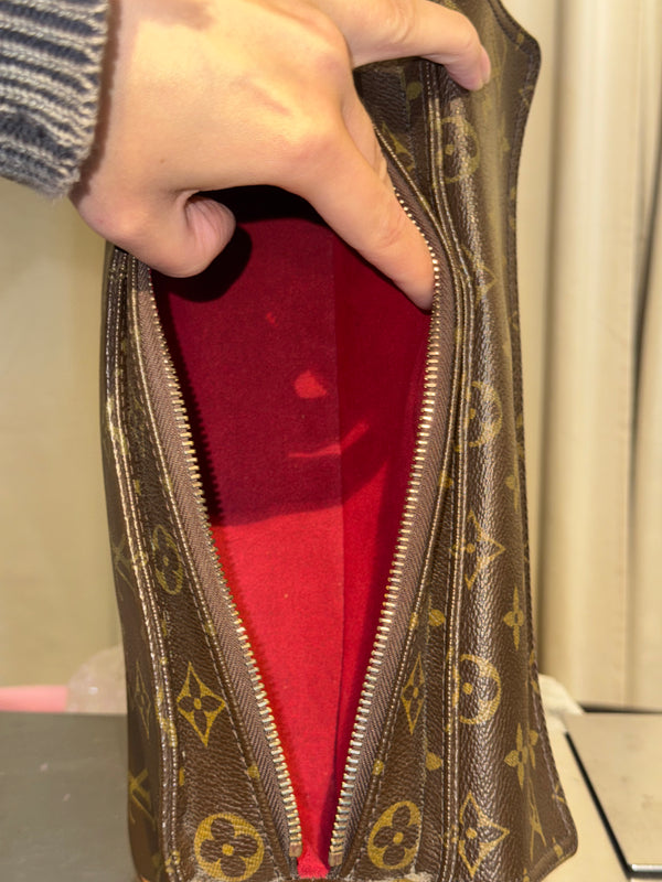 Louis Vuitton Vintage Monogram Canvas Viva Cite MM Shoulder Bag Vachetta Leather Strap Gold Hardware Flap Pockets