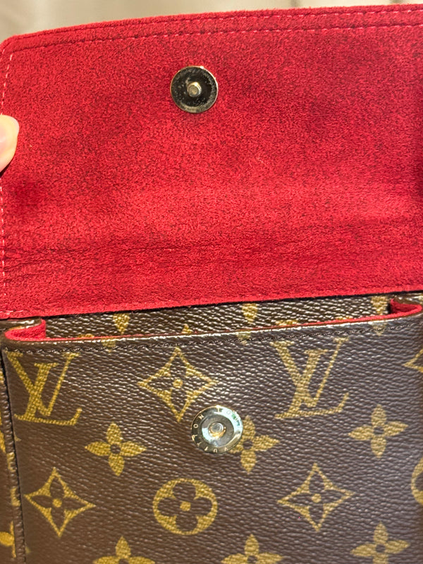 Louis Vuitton Vintage Monogram Canvas Viva Cite MM Shoulder Bag Vachetta Leather Strap Gold Hardware Flap Pockets