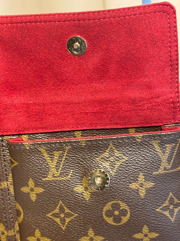 Louis Vuitton Vintage Monogram Canvas Viva Cite MM Shoulder Bag Vachetta Leather Strap Gold Hardware Flap Pockets