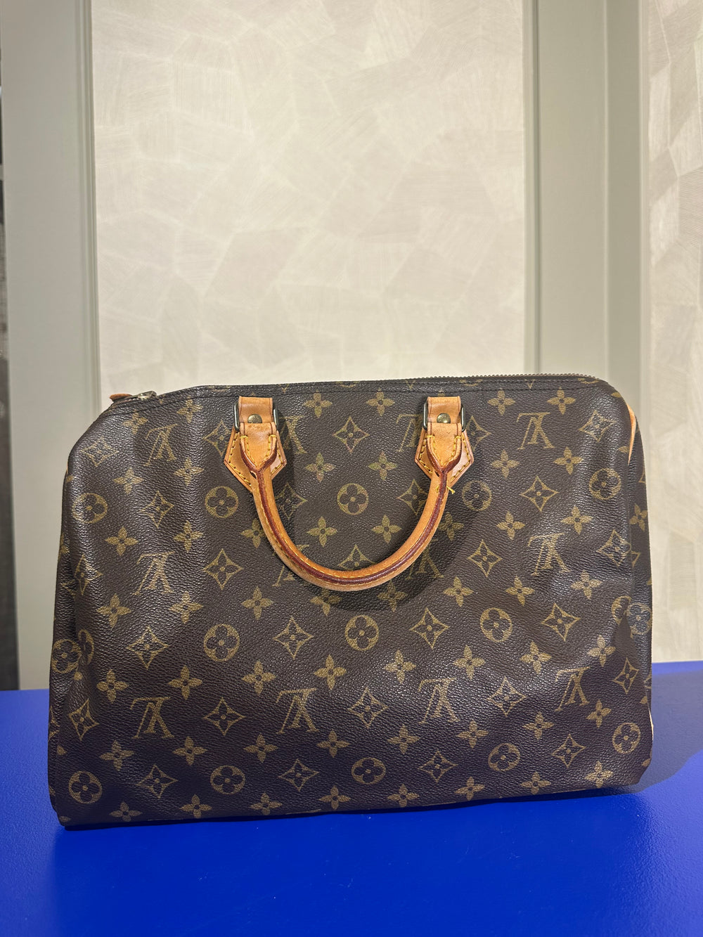 Louis Vuitton Speedy 35 Bag Vintage Monogram Classic Style Chic bowler bag brown leather handles good condition