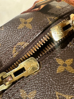 Louis Vuitton Keepall 55 Bag Vintage Monogram Classic Style 48hr weekender duffle bag brown leather handles