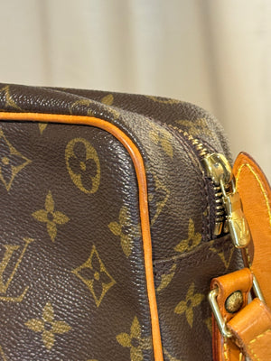 Louis Vuitton Vintage Trocadero Monogram Canvas Crossbody Shoulder Bag Brown Leather Trim Gold Tone Hardware