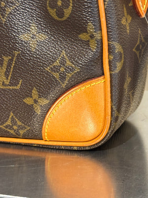 Louis Vuitton Vintage Trocadero Monogram Canvas Crossbody Shoulder Bag Brown Leather Trim Gold Tone Hardware