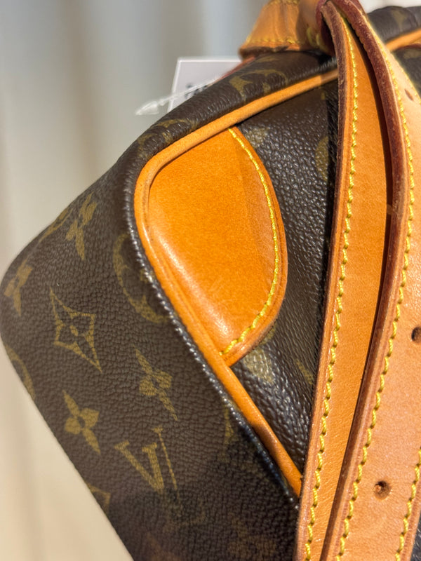 Louis Vuitton Vintage Trocadero Monogram Canvas Crossbody Shoulder Bag Brown Leather Trim Gold Tone Hardware