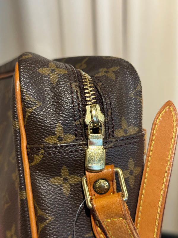 Louis Vuitton Vintage Trocadero Monogram Canvas Crossbody Shoulder Bag Brown Leather Trim Gold Tone Hardware