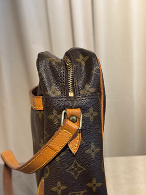 Louis Vuitton Vintage Trocadero Monogram Canvas Crossbody Shoulder Bag Brown Leather Trim Gold Tone Hardware