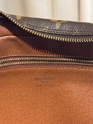 Louis Vuitton Vintage Trocadero Monogram Canvas Crossbody Shoulder Bag Brown Leather Trim Gold Tone Hardware