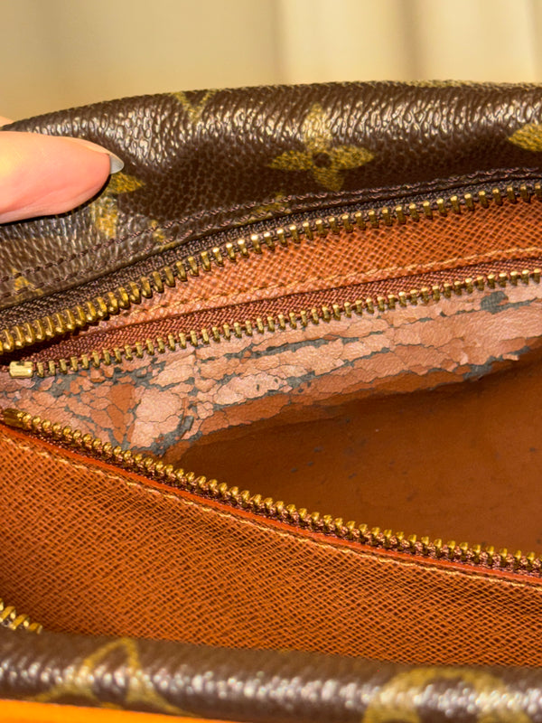 Louis Vuitton Vintage Trocadero Monogram Canvas Crossbody Shoulder Bag Brown Leather Trim Gold Tone Hardware