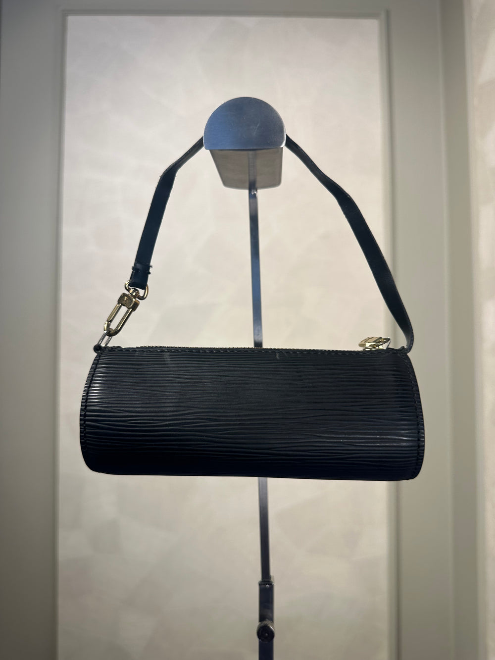 Louis Vuitton Papillon mini vintage LV circle bag bowler bag black Beautiful spacious Epi-Leather pochette