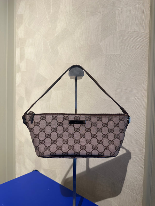 Gucci Boat Pochette GG Monogram Canvas Shoulder bag pochette Gucci logo zip closure chic 90s Pink Brown Very Good Condition